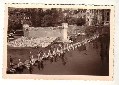 41754 Foto Charleville Soldaten Notbrücke 2. Weltkrieg