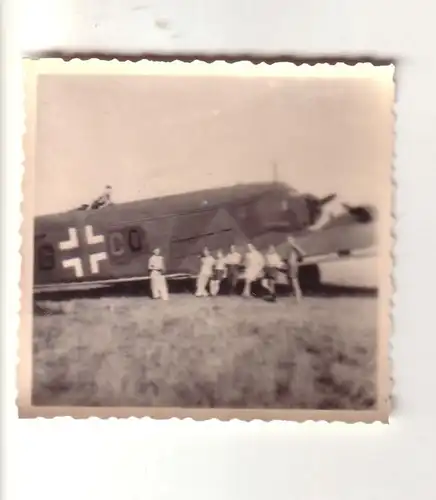 41625 Original Foto Flugzeug mit Kennung auf Flughafen in Russland um 1942