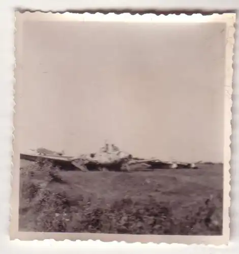 41563 Photo originale épave d'avion sur le champ de roulement à Vitebsk 1942