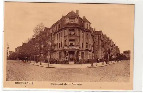 41003 Ak Naumburg Hallesche- Ecke Oststraße um 1920