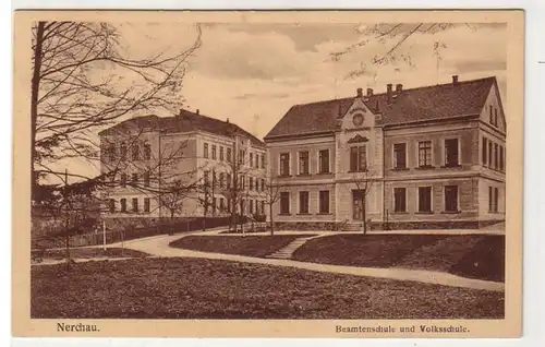 40873 Ak Nerchau Beamtenschule und Volksschule 1918