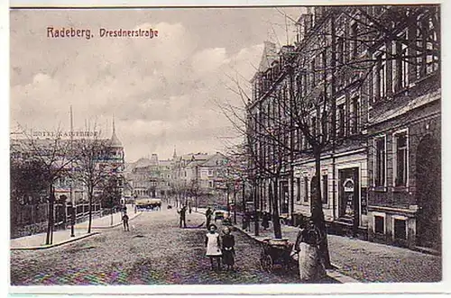 39993 Ak Radeberg Dresdnerstrasse um 1910