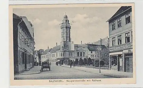 39453 Ak Salzwedel Neuperverstraße avec hôtel de ville vers 1920