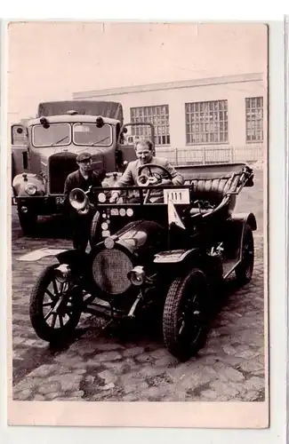 39022 Photo avec voiture de voitures anciennes et camion vers 1940