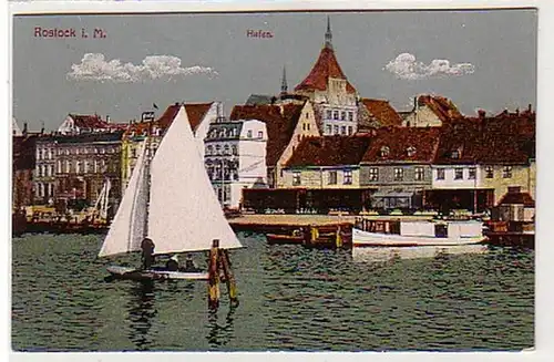 38562 Ak Rostock i.M. Port avec bateau 1918