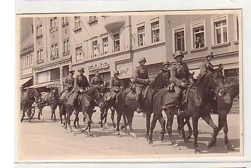 38130 Foto Ak Bautzen Soldaten zu Pferd um 1935
