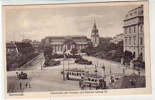 37941 Ak Darmstadt Paradeplatz m. Museum u. Denkmal 1914