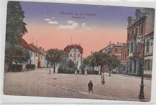 37831 Ak Neustadt à Haardt Neptunplatz vers 1919