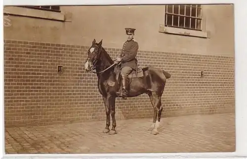 37667 Feldpost Foto Ak Magdeburg Soldat Reiter 1918