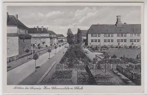 37653 Ak Böhlen bei Leipzig Hans Schemmerplatz mit Schule um 1940