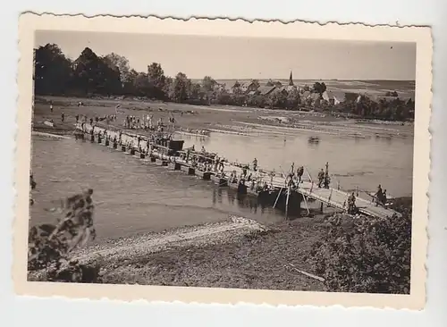 36686 Foto Deutsche Soldaten errichten Behelfsbrücke im 2. Weltkrieg