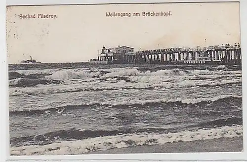 36059 Ak Misdroy Wellengang am Brückenkopf um 1910