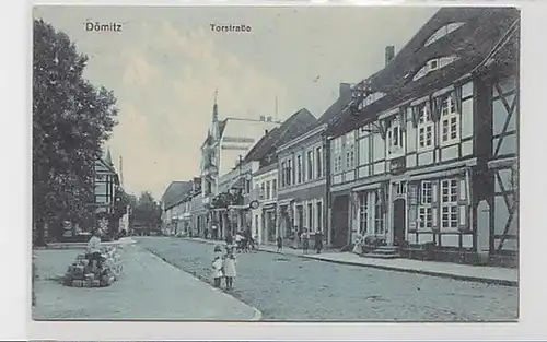 35378 Feldpost Ak Dömitz Meckl. Torstrasse 1915