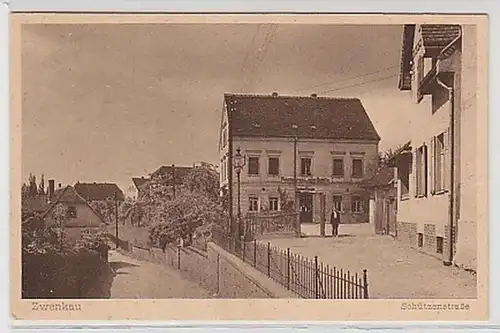 35349 Ak Zwenkau Schützenstraße mit Gasthof um 1930