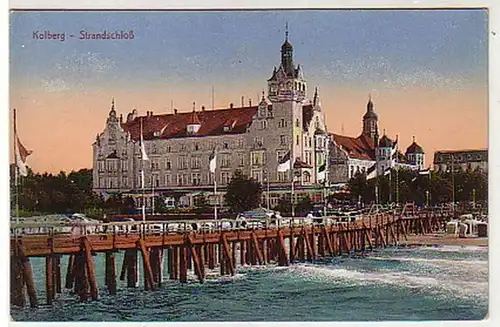 35320 Ak Kolberg Strandschloss avec pont maritime autour de 1920