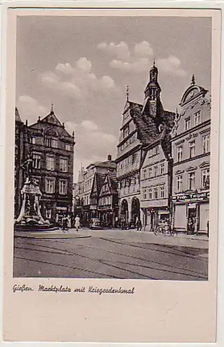 34447 Ak Gießen Marktplatz mit Kriegerdenkmal um 1920