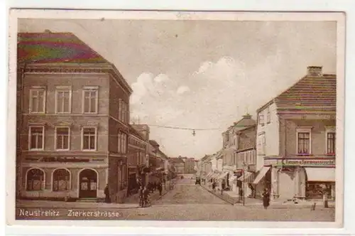 33973 Ak Neustrelitz Zierkerstrasse mit Geschäften 1929