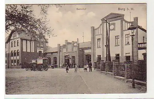 33136 Ak Château près de la gare de Mageburg vers 1920