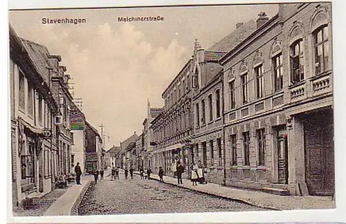 33135 Ak Stavenhagen Malchiner Straße um 1920