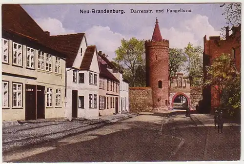 33005 Ak Neu-Brandenburg Darrenstr.& Fangelturm um 1910