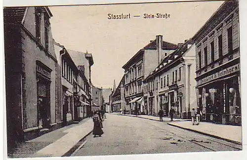 32816 Ak Stassfurt Stein Straße mit Geschäften um 1920