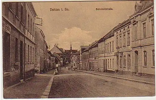 32641 Ak Dahlen in Sachsen Bahnhofstrasse um 1920