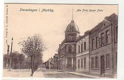 32608 Ak Stavenhagen am Fritz Reuter Platz um 1910