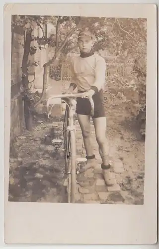 32488 Foto Ak Junge Sportler mit Rennrad um 1920