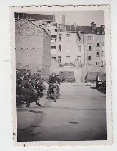 32345 Photo soldats allemands Kradmelder dans la 2ème guerre mondiale