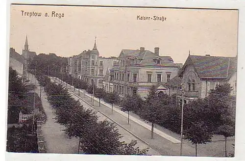 32103 Ak Treptow an der Rega Kaiser Straße um 1910