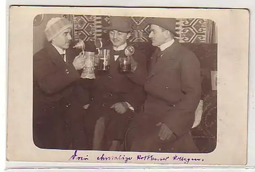 31850 Foto Ak Breslau 3 Männer mit Bierkrügen 1914