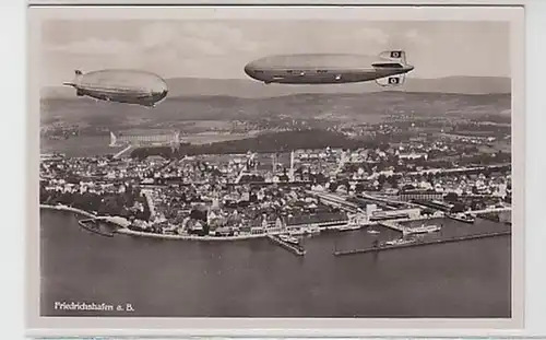 31660 Ak 2 Zeppeline über Friedrichshafen a.B. um 1935