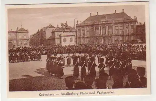 31087 Ak Copenhague Amalieburg Plads med Vagtparaden
