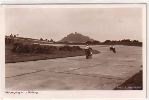 30879 Ak Nürburgring m.d. Nürburg mit 3 Motorrädern 1938
