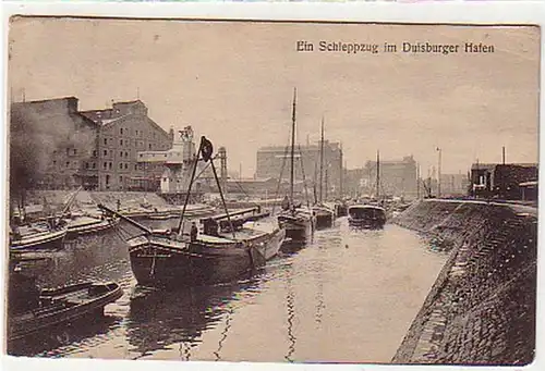 30835 Ak Un train de remorquage dans le port de Duisburg 1921