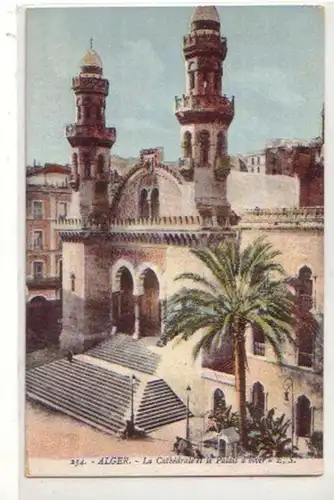 30745 Ak Alger Cathédrale et Palais d'Hiver vers 1920