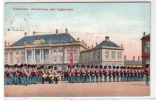 30445 Ak Kobenhagen Amalienburg mit Festparade 1910