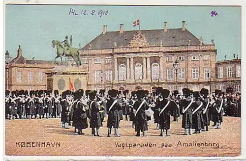 30263 Ak Kobenhagen Vagtparaden paa Amalienborg um 1910