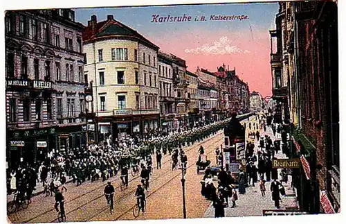 29276 Ak Karlsruhe in Baden Kaiserstrasse Parade 1917