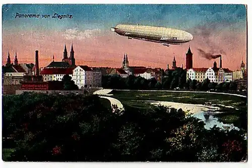 28905 Ak Panorama von Liegnitz mit Zeppelin um 1930