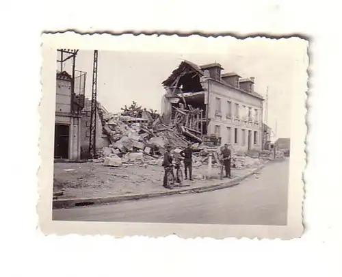 28076 Foto Zerstörungen in der Gegend von Soissons im 2. Weltkrieg