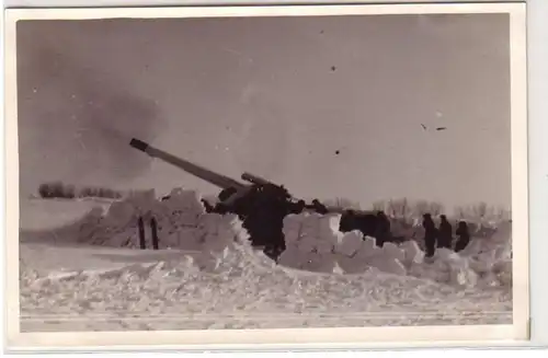 28030 Foto Ak Leski Polen Karpathen Geschütz in Wintertarnung im 2. Weltkrieg