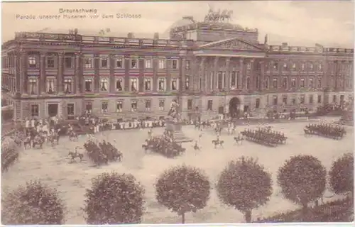 27842 Ak Braunschweig Parade de nos hussars vers 1915