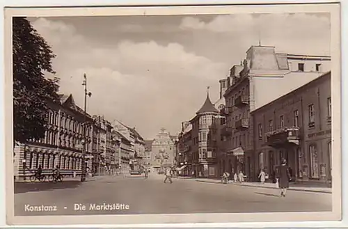 27528 Ak Konstanz - Die Marktstätte 1942