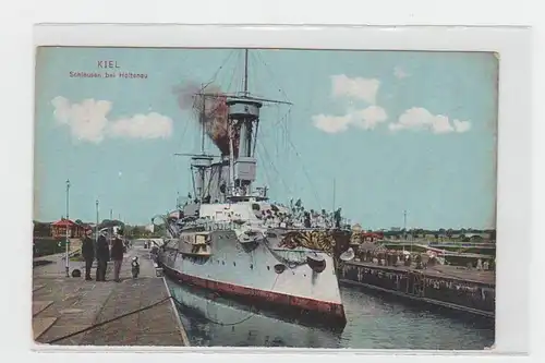 27416 Ak Kiel Schlusen près du vaisseau de guerre Holtenau 1918