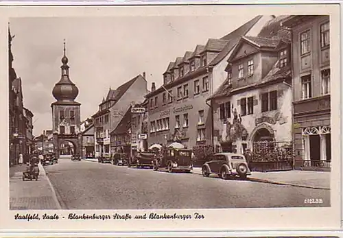 26968 Ak Saalfeld Blankenburger Straße und Tor 1950