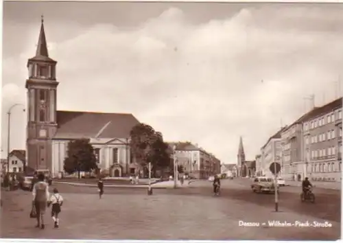 26618 Ak Dessau Wilhelm-Pieck-Strasse avec église 1968