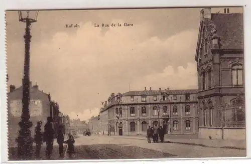 26390 Ak Halluin Frankreich La Rue de la Gare um 1915
