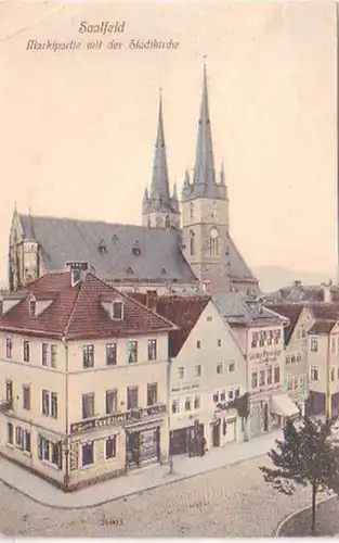 26333 Ak Saalfeld Marktpartie mit der Stadtkirche 1910