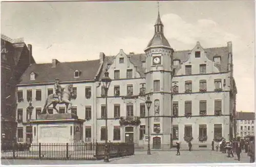 25930 Ak Düsseldorf Hôtel de ville avec Jan Wellem Monument 1914